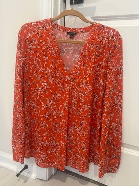 Ann Taylor Bright Red Floral V-Neck Long-Sleeve Blouse size L